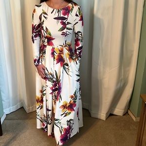 Long Floral Pocket Dress! Size XS